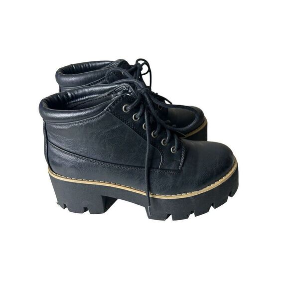 Daniel Cassin Black High Top Boots Women’s High End International Designer 6.5 - Picture 2 of 8